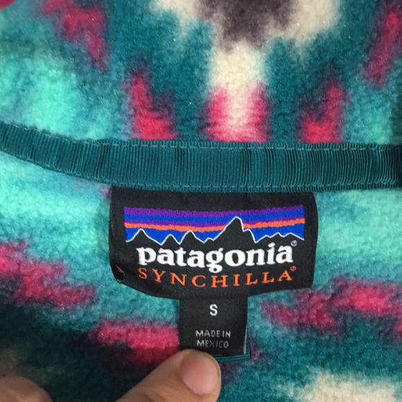 Patagonia Synchilla Women’s Small Tribal Pullover - Picture 4 of 5